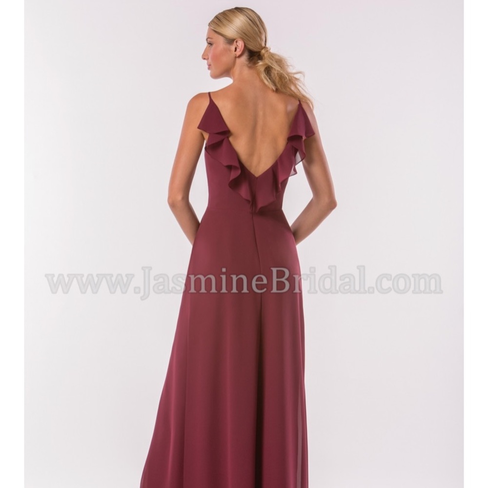 Long dress with beautiful back detail - Picture 2 of 3